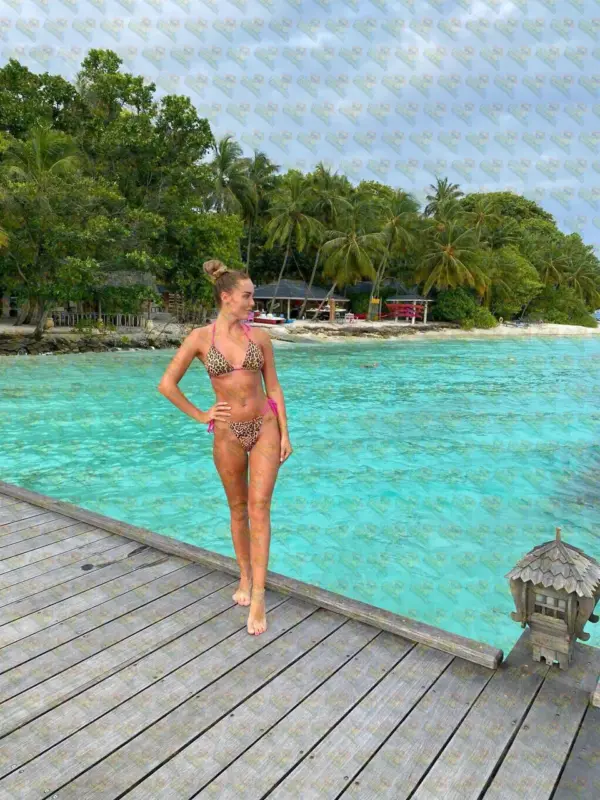 Alexsa, 30 y.o., 169 cm, 51 kg, Dubai