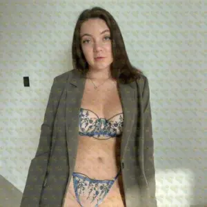 Photo 4 — Ariel, 25 y.o., 165 cm, 58 kg, Doha