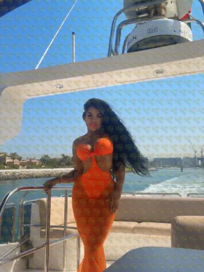 Ayarla warm, curvy and sooo worth your time, 24 y.o., 163 cm, 66 kg, Sharjah