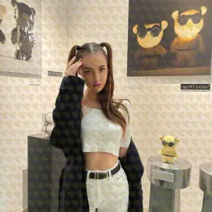 Photo 4 — Bailey, 21 y.o., 175 cm, 58 kg, Abu Dhabi