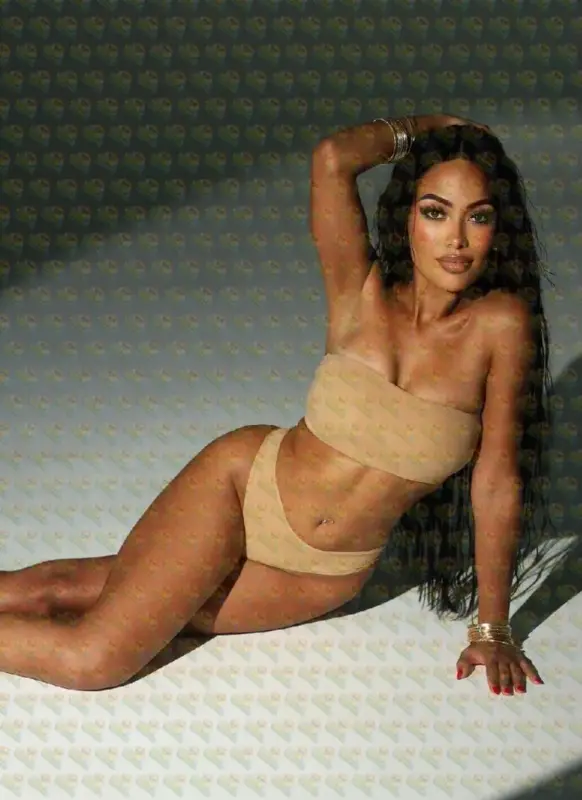 Cassie where warmth meets real connection 💕, 24 y.o., 170 cm, 57 kg, Dubai