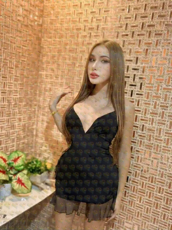 Elise, 25 y.o., 167 cm, 54 kg, Muscat
