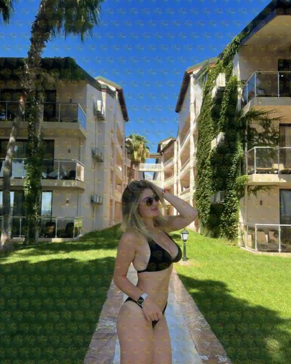 Eloise I am in charge here, not you, 26 y.o., 170 cm, 58 kg, Abu Dhabi