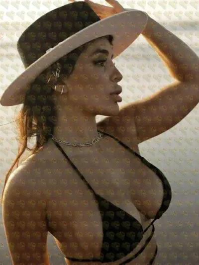 Emmy, 25 y.o., 165 cm, 50 kg, Sharjah