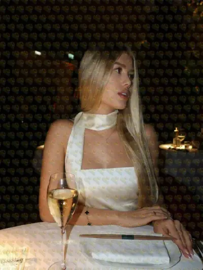 Felicity I’m in charge here, not you, 23 y.o., 173 cm, 57 kg, Abu Dhabi