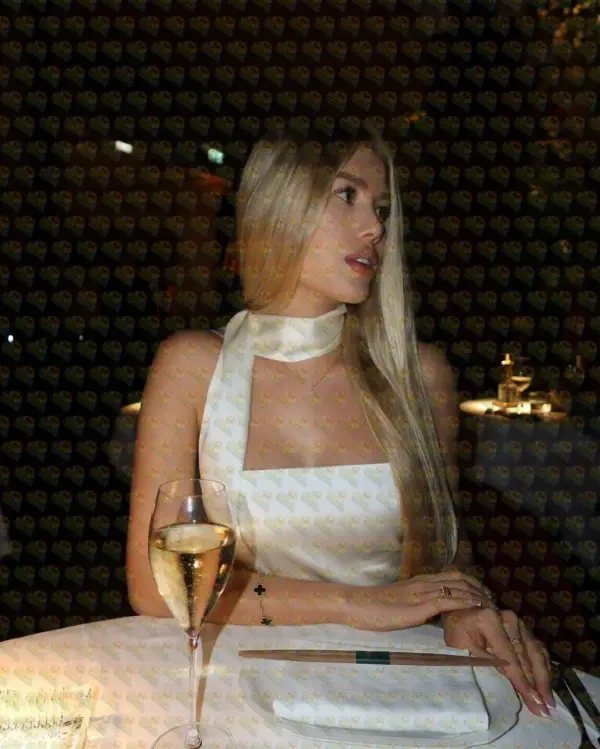 Felicity I’m in charge here, not you, 23 y.o., 173 cm, 57 kg, Abu Dhabi