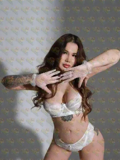 Holli sweet, real and soooo much fun, 29 y.o., 170 cm, 57 kg, Sharjah