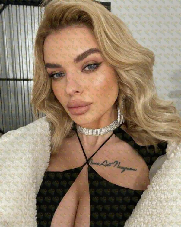 Kaitlyn young, warm, and genuinely good company, 19 y.o., 167 cm, 54 kg, Muscat