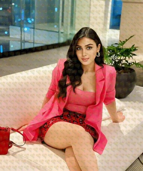 Kyla, 24 y.o., 173 cm, 60 kg, Muscat