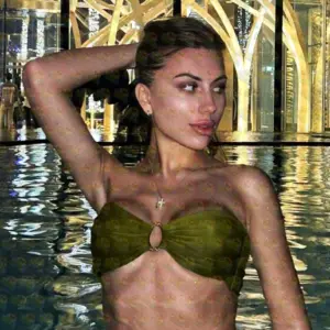 Photo 6 — Lora, 25 y.o., 169 cm, 51 kg, Dubai