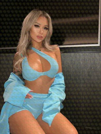 Louise Korean blonde in Jumeirah — worth every second, 23 y.o., 174 cm, 62 kg, Dubai