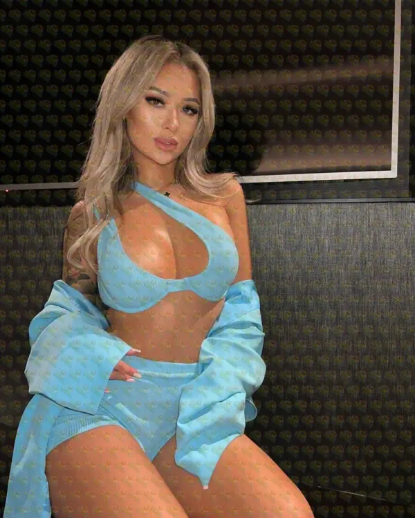 Louise Korean blonde in Jumeirah — worth every second, 23 y.o., 174 cm, 62 kg, Dubai