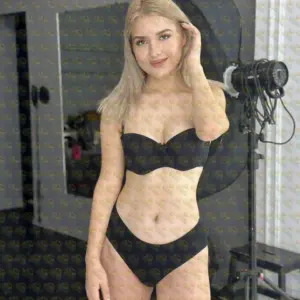 Photo 3 — Martina, 19 y.o., 173 cm, 57 kg, Doha