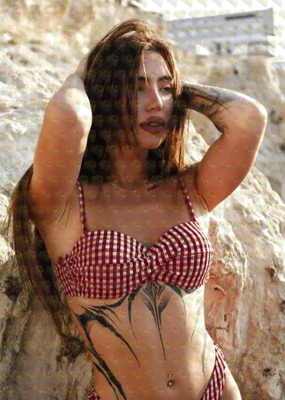 Ro, 19 y.o., 165 cm, 54 kg, Dubai