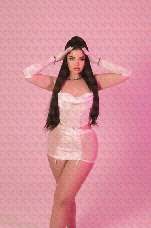 Samira Sweet German girl in Sharjah, here for you, 24 y.o., 177 cm, 68 kg, Sharjah