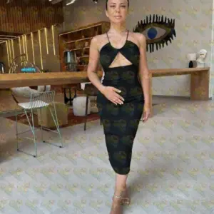Photo 2 — Santa Italian hands, real relaxation, 25 y.o., 165 cm, 58 kg, Sharjah