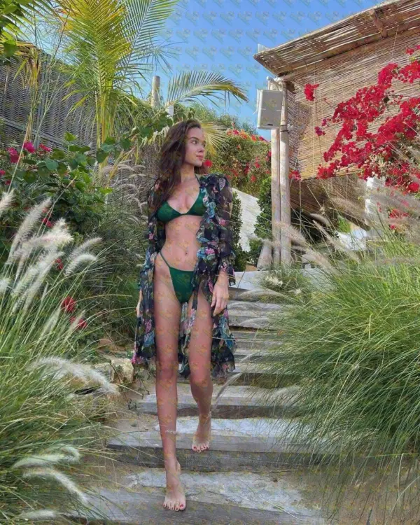 Shelby, 20 y.o., 174 cm, 53 kg, Abu Dhabi