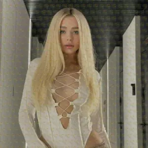 Photo 4 — Tegan, 23 y.o., 168 cm, 52 kg, Abu Dhabi