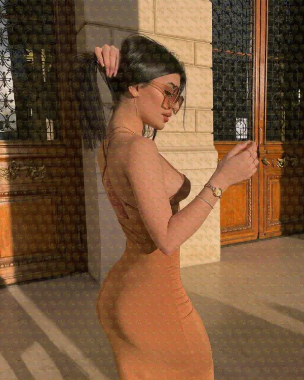 Valeria I set the rules here, 22 y.o., 176 cm, 51 kg, Dubai