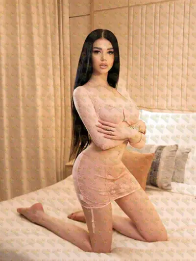 Vesta French charm meets Five Palm luxury, 22 y.o., 176 cm, 56 kg, Dubai