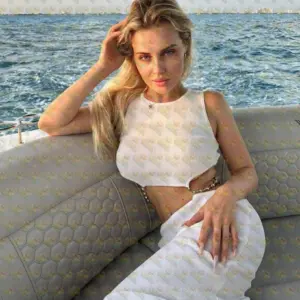 Photo 5 — Victoria Blonde, curvy, and sooo worth your evening, 25 y.o., 175 cm, 58 kg, Muscat