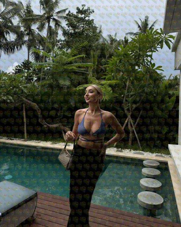 Vivienne Not for everyone. Only for the right one, 23 y.o., 170 cm, 55 kg, Abu Dhabi