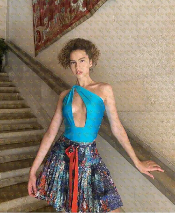 Zoey, 19 y.o., 170 cm, 55 kg, Dubai