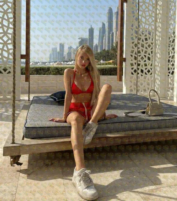 Zora, 21 y.o., 172 cm, 52 kg, Abu Dhabi
